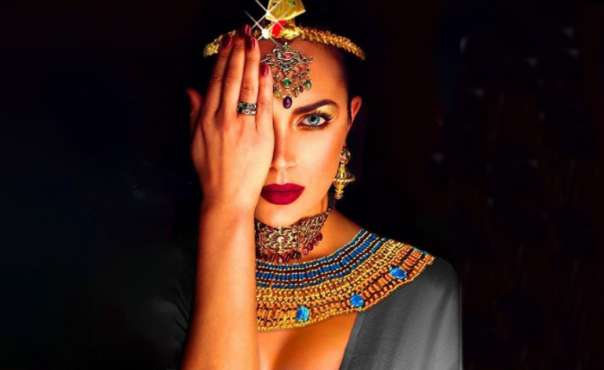 Queen Cleopatra and the story of lipstick